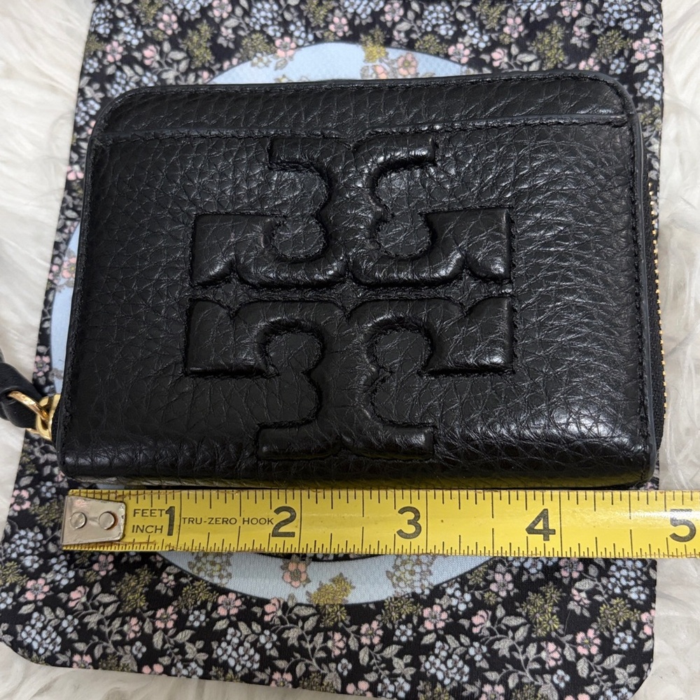 Tory Burch Black zipper pebbled leather card holder/coin case w/pouch - Picture 7 of 13